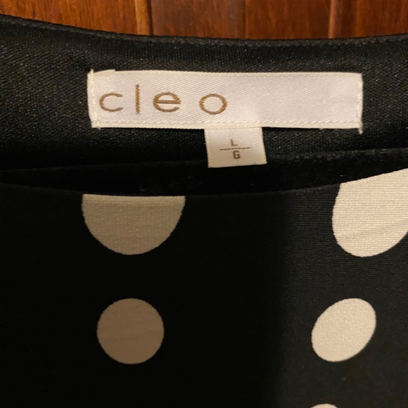 Ladies dress. - Picture 2 of 2